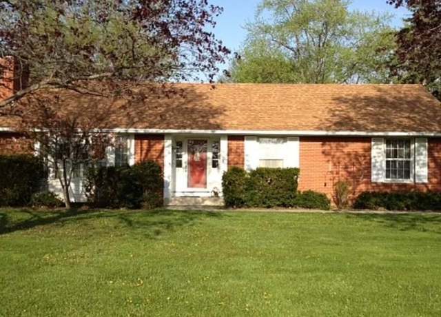 Property at 720 Fairview Ave, Bowling Green, OH 43402, 3 beds, 1.5 baths