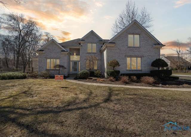Property at 2817 Cypress Colony Dr, Toledo, OH 43617, 5 beds, 4.5 baths