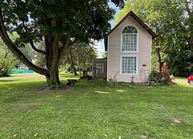 Property at 230 S Munson Rd, Swanton, OH 43558, 2 beds, 1 bath