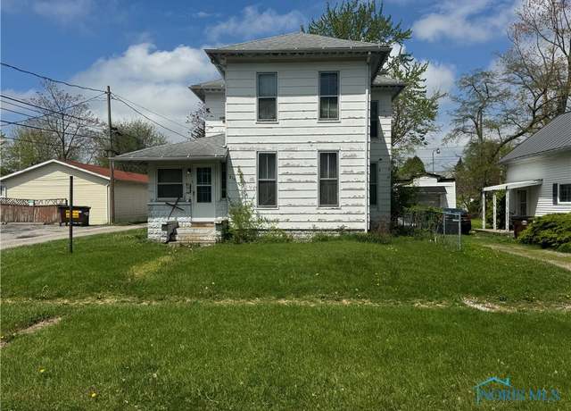 Property at 210 East St, Defiance, OH 43512, 4 beds, 1 bath