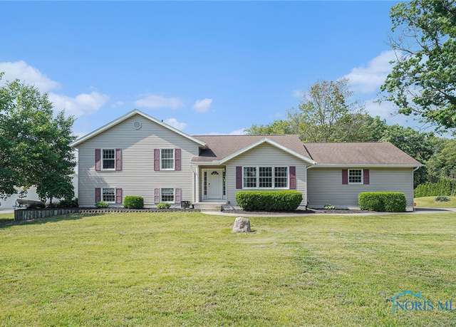 Property at 9064 Frankfort Rd, Holland, OH 43528, 3 beds, 2.5 baths