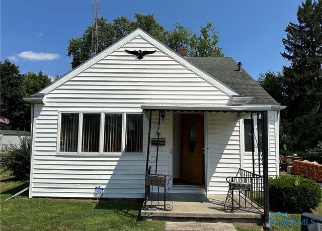 Property at 2004 Rivard Rd, Toledo, OH 43615, 3 beds, 2 baths