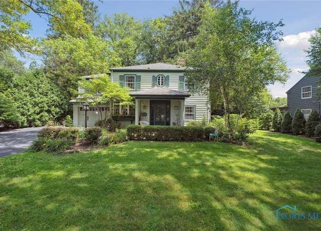 Property at 2268 Innisbrook Rd, Ottawa Hills, OH 43606, 5 beds, 2.5 baths