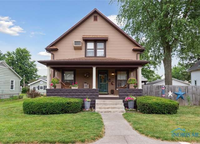 Property at 222 Lincoln Ave, Swanton, OH 43558, 4 beds, 2 baths