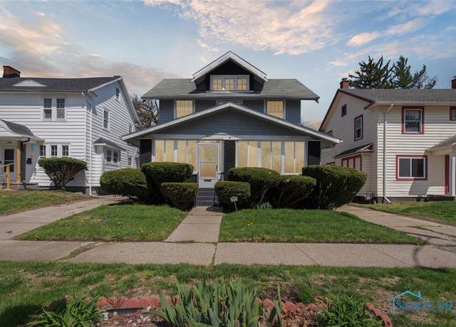 Property at 2000 Oakwood Ave, Toledo, OH 43607, 3 beds, 1.5 baths