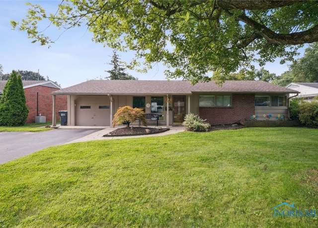 Property at 3161 Gracewood Rd, Toledo, OH 43613, 3 beds, 1 bath