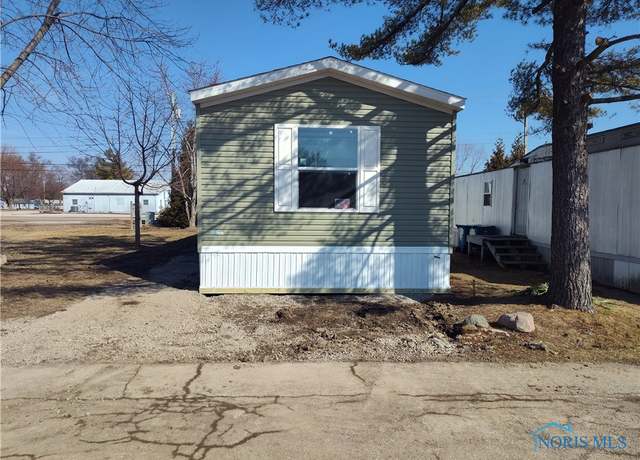 Property at 600 S Union St, Bryan, OH 43506, 3 beds, 2 baths