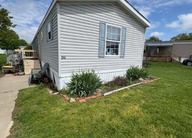 Property at 1285 N Shoop Ave, Wauseon, OH 43567, 3 beds, 2 baths
