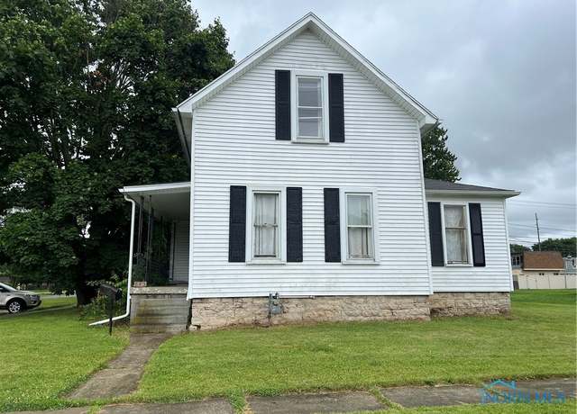 Property at 643 N 5th St, Fremont, OH 43420, 3 beds, 1 bath