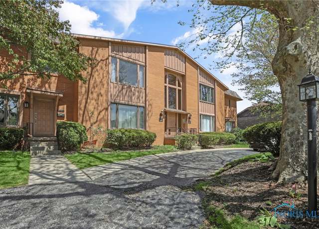 Property at 6626 Kingsbridge Dr, Sylvania, OH 43560, 2 beds, 2 baths
