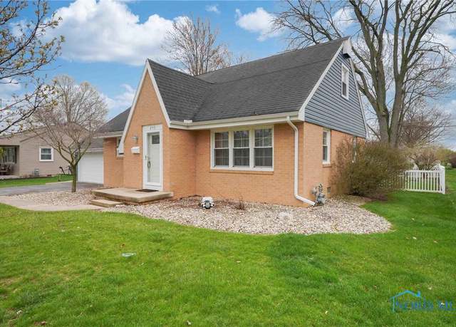 Property at 243 Esther Ln, Findlay, OH 45840, 3 beds, 2 baths