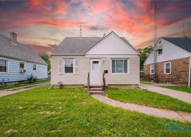 Property at 42 California Blvd, Toledo, OH 43612, 3 beds, 1 bath