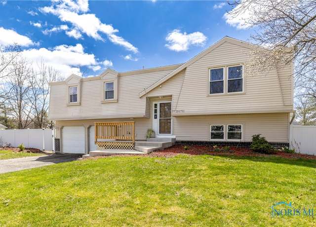 Property at 26711 Sheringham Rd, Perrysburg, OH 43551, 4 beds, 2.5 baths