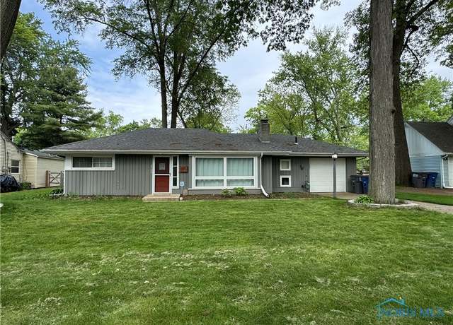 Property at 2730 W Rockridge Cir, Toledo, OH 43606, 2 beds, 1 bath