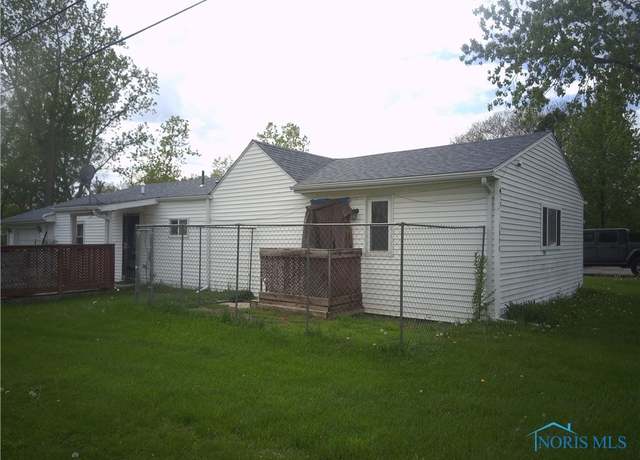 Property at 1390 Ayersville Ave, Defiance, OH 43512, 3 beds, 1 bath