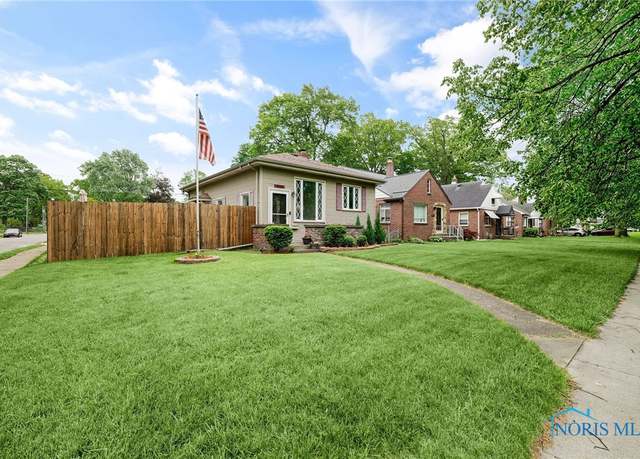 Property at 4254 Grantley Rd, Toledo, OH 43613, 3 beds, 1.5 baths