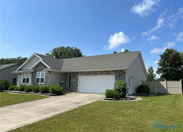 Property at 2440 Bluestone Dr, Findlay, OH 45840, 3 beds, 2 baths