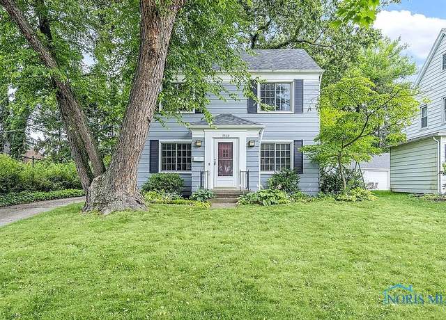 Property at 3328 Grimsby Pl, Ottawa Hills, OH 43606, 4 beds, 2.5 baths