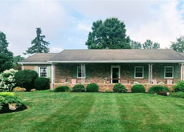 Property at 2463 Courtly Rd, Fostoria, OH 44830, 3 beds, 2 baths