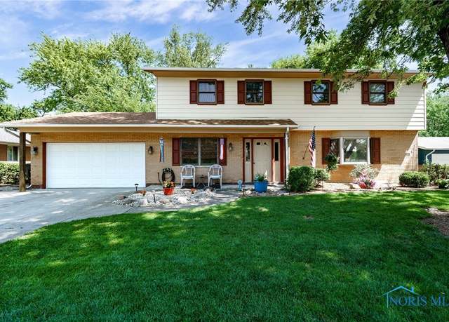 Property at 429 Wilson Park Dr, Dayton, OH 45419, 4 beds, 2.5 baths