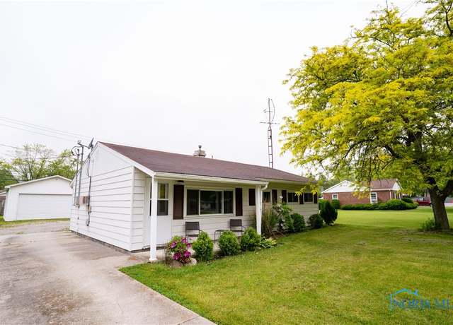 Property at 1618 S Clinton St, Defiance, OH 43512, 3 beds, 1 bath