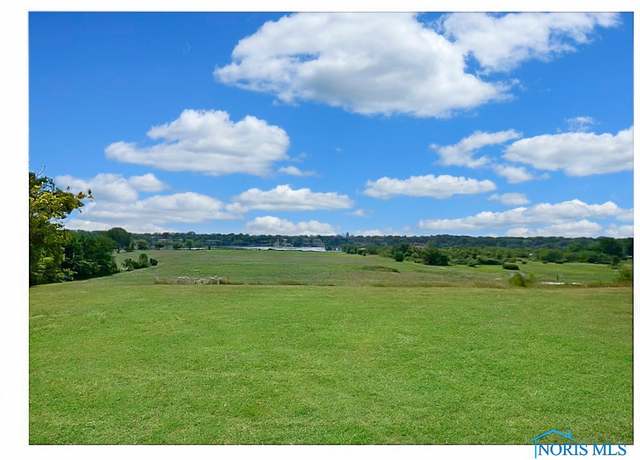 Property at 327 River Bend Ln, Maumee, OH 43537
