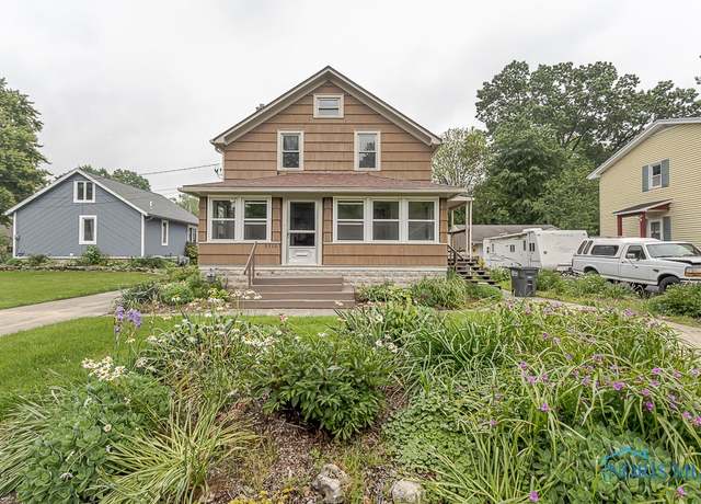 Property at 5712 Rambo Ln, Toledo, OH 43623, 4 beds, 2 baths