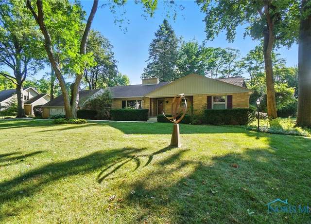 Property at 219 Winfield Dr, Bowling Green, OH 43402, 3 beds, 2.5 baths