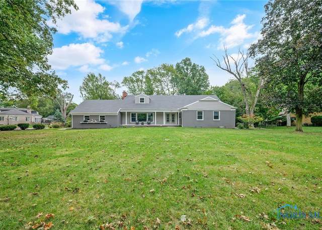 Property at 107 Rockledge Dr, Perrysburg, OH 43551, 6 beds, 4 baths