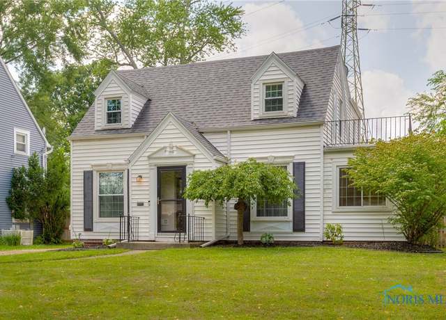 Property at 3912 Rugby Dr, Toledo, OH 43614, 3 beds, 2.5 baths