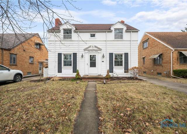 Property at 2719 Eastmoreland Dr, Oregon, OH 43616, 3 beds, 1.5 baths