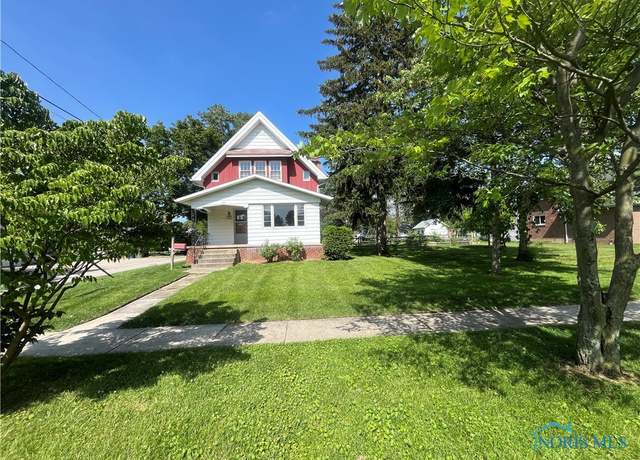 Property at 495 Hickory St, Perrysburg, OH 43551, 3 beds, 2 baths