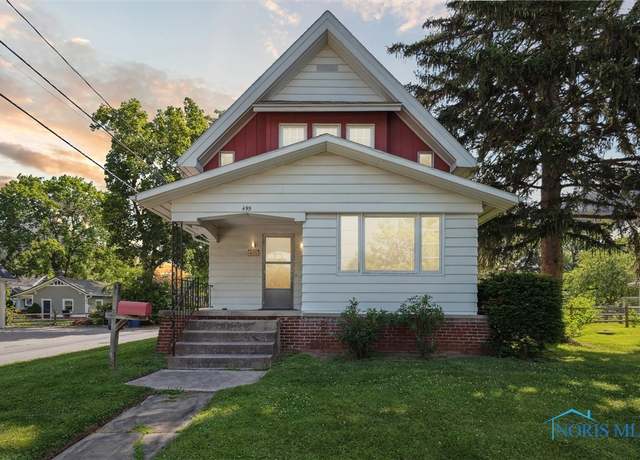 Property at 495 Hickory St, Perrysburg, OH 43551, 3 beds, 2 baths
