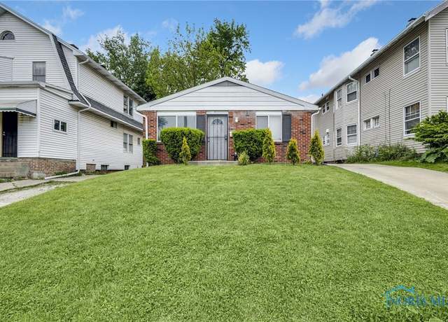 Property at 2146 Alvin St, Toledo, OH 43607, 3 beds, 1.5 baths