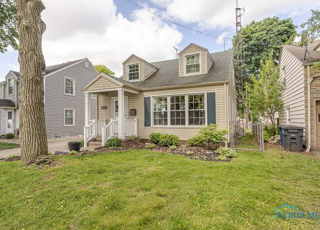 Property at 3555 Larchmont Pkwy, Toledo, OH 43613, 3 beds, 2 baths