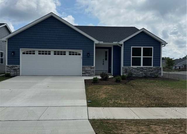 Property at 2016 Oakside, Toledo, OH 43615, 3 beds, 2 baths