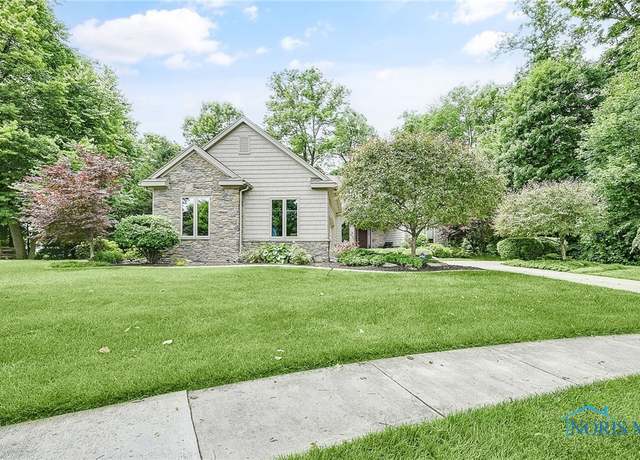 Property at 4068 Deer Ravine Ct, Maumee, OH 43537, 4 beds, 3 baths