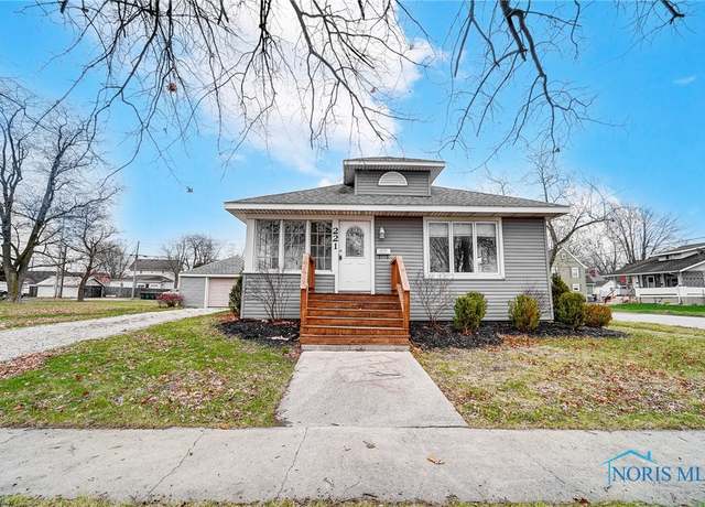 Property at 221 S Cherry St, Paulding, OH 45879, 3 beds, 1 bath