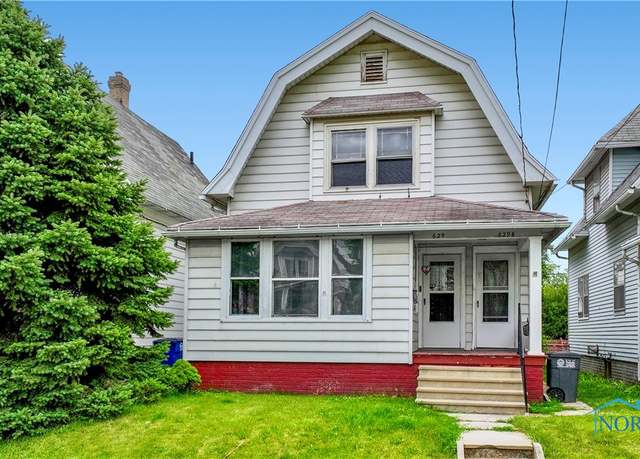 Property at 629 Clark St, Toledo, OH 43605, 3 beds, 2 baths