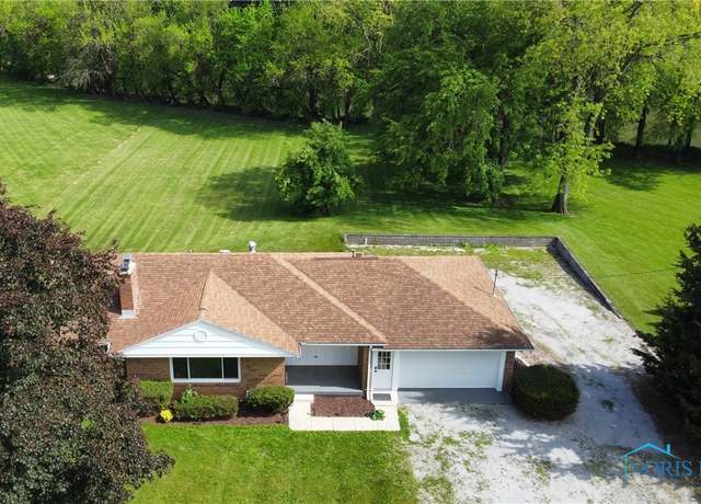 Property at 421 Parklane Dr, Woodville, OH 43469, 4 beds, 2 baths