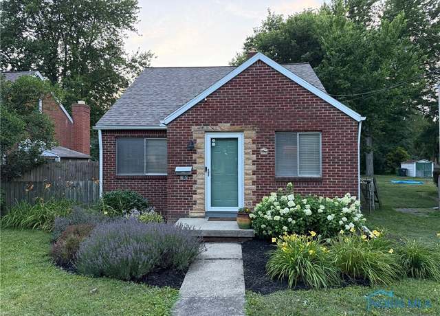 Property at 815 River Rd, Maumee, OH 43537, 3 beds, 2 baths