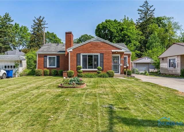 Property at 2352 Sherwood Ave, Toledo, OH 43614, 3 beds, 1.5 baths