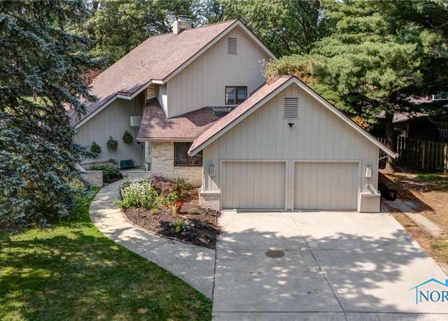 Property at 851 Country Club Dr, Bowling Green, OH 43402, 4 beds, 3 baths