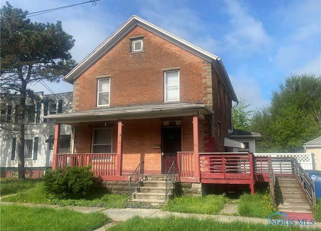Property at 368 Plymouth St, Toledo, OH 43605, 4 beds, 1.5 baths