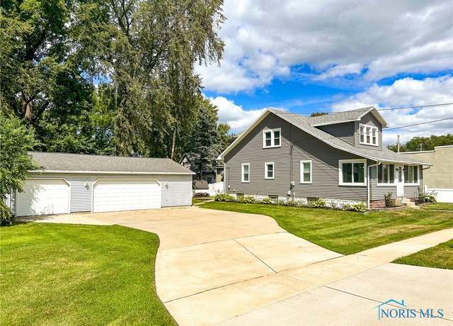 Property at 7172 Front St, Holland, OH 43528, 4 beds, 1 bath