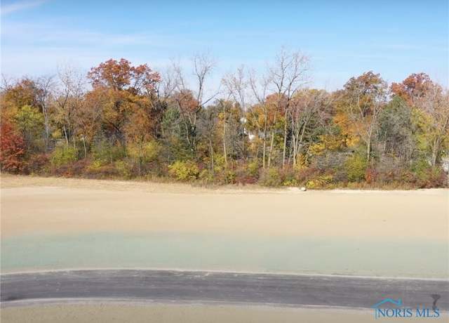 Property at 143 Coach House Loop, Bowling Green, OH 43402