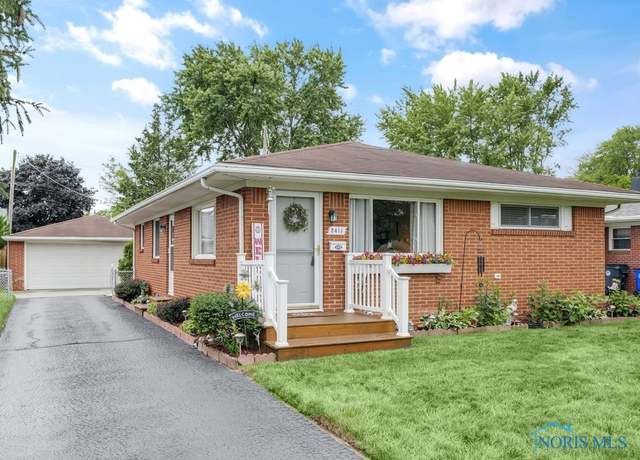 Property at 2411 Hiddenbrook Dr, Toledo, OH 43613, 3 beds, 2 baths