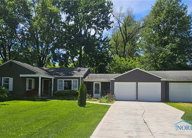 Property at 937 Fairview Ave, Bowling Green, OH 43402, 3 beds, 2 baths