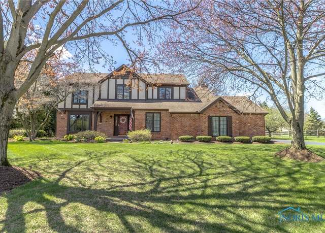 Property at 25611 Willowbend Rd, Perrysburg, OH 43551, 4 beds, 2.5 baths