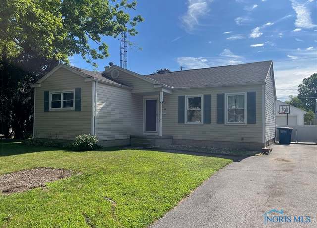 Property at 5208 Oakridge Dr, Toledo, OH 43623, 4 beds, 1.5 baths